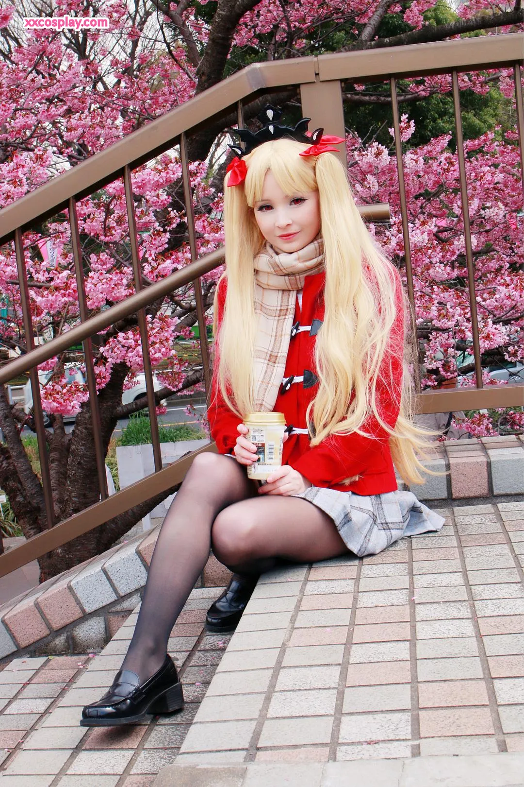 Hidori Rose: Ereshkigal Cosplay